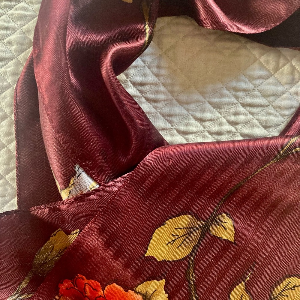 ANNE KLEIN, vintage long silk scarf - Picture 8 of 10
